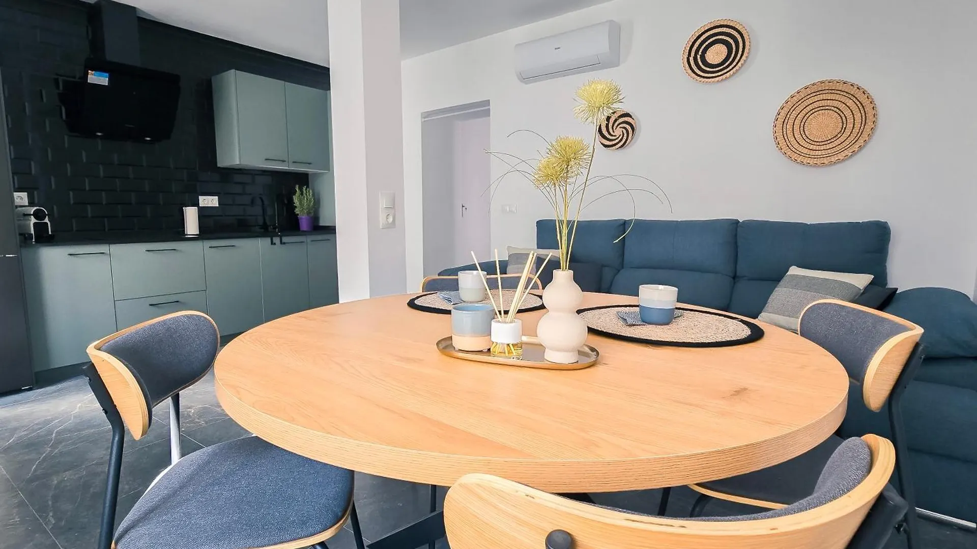 Malaga Central Stay Guest House의 연락처